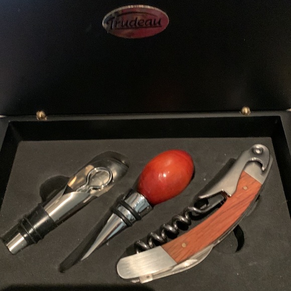 TRUDEAU travel wine set in wooden box w/ magnetic closure. BRAND NEW! RARE SET - Picture 7 of 7